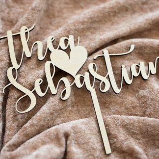 Caketopper trä - Namn - hjärta - Namn